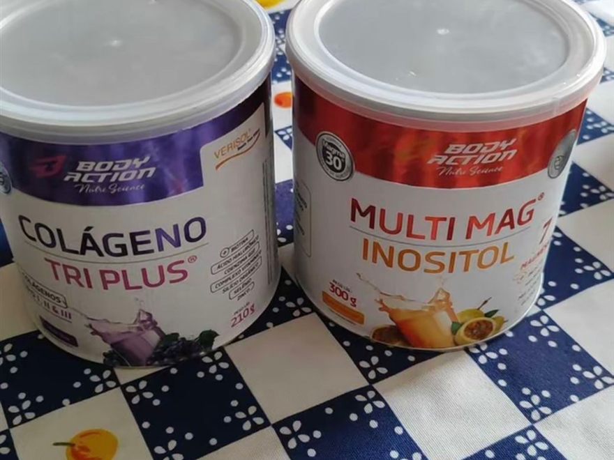 Dupla Multi Mag Inositol e Colágeno Tri Plus na mesa
